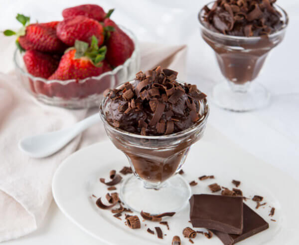 De-ChocMousse_8286-Full-900×736