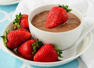 5-Ingredient-Chocolate-Dipping-Sauce-300×217